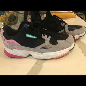 Adidas Falcon Sneaker